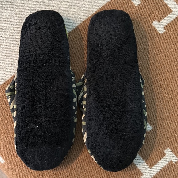 Authentic Mens Versace Slippers size XL SOLD OUT - Picture 3 of 7